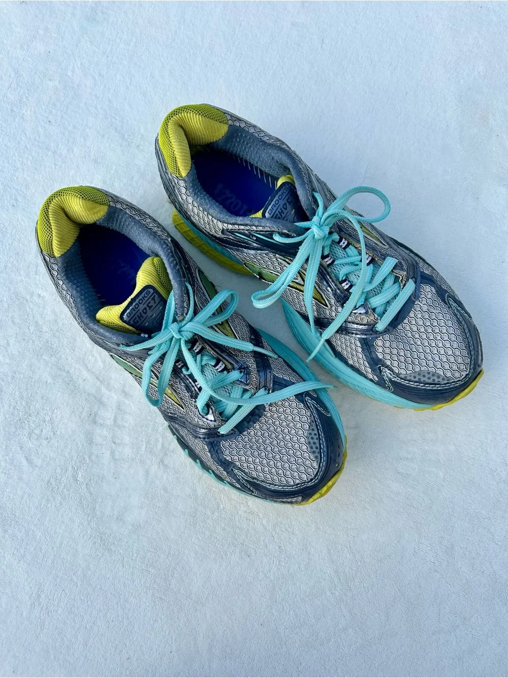 Brooks Ghost 6 Women Blue Yellow White Running Shoe Size 9.5